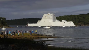 Teurer amerikanischer Zerstörer bleibt im Kanal liegen