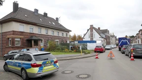 Ein monströses Dunkelfeld