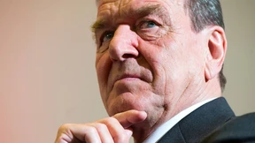 Altkanzler Schröder mischt sich in Spionageaffäre ein