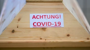 Erstmals Marke von 100.000 Corona-Toten überschritten