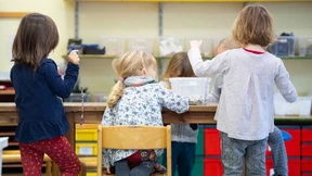 Wer Kitaplätze will, sollte Frauen wählen