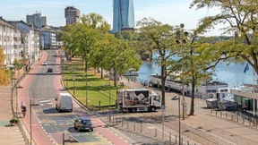 Weiter Streit um Mainkai-Sperrung in Frankfurt