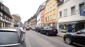 Orangen in Alu-Folie als Handgranaten