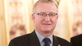 Staatssekretär Dippel darf Doktortitel behalten