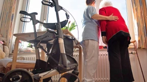 Investor verschafft größter deutscher Pflegekette Alloheim Luft