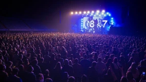 5000 tanzen und singen bei Modellversuch