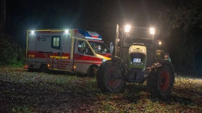 Schwerverletzter läuft nach Unfall davon – Brand in Mörfelden-Walldorf