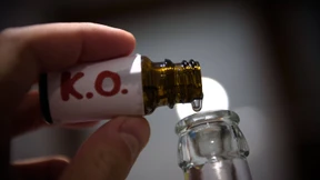 Armband soll Schutz vor Vergewaltigungsdroge bieten