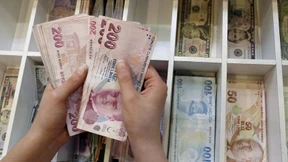 Türkische Lira stürzt trotz Leitzinsanhebung ab