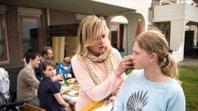 Vater schlägt zu, Mutter sieht weg