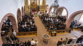 Gottesdienst im Winter bei 15 Grad