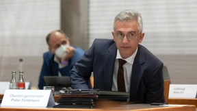 Polizei im Büro von Oberbürgermeister Feldmann