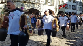 Glockengeläut der „Freiheitstrychler“ in Bern