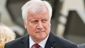 Seehofer will Flüchtlinge notfalls an deutscher Grenze stoppen