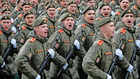 Sie helfen Deserteuren aus Putins Armee bei der Flucht