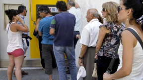 Griechenland führt Kapitalverkehrskontrollen ein und schließt Banken