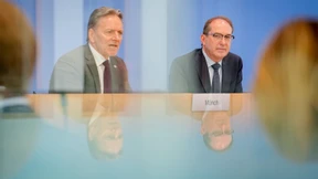 Dobrindt will „dreifach aufrüsten“