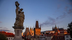 Da treibt ja schon wieder ein Ozeandampfer durch die Stadt!