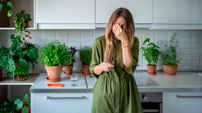 Frauen haben laut Umfrage mehr Probleme mit der Zeitumstellung als Männer