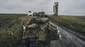 Meine Begleiter sind Maschinenpistole, Spaten und Tablet