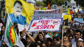 Tausende Yeziden demonstrieren in Bielefeld