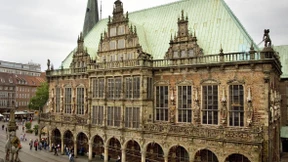 Polizist schießt 17-Jährige an