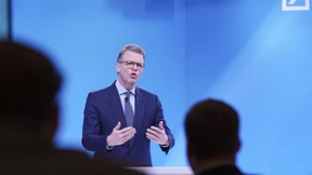 Christian Sewing hat noch viel zu tun