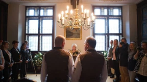 Warum bei zwei Ehemännern einer die Frau sein muss