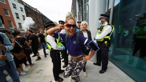 Impfgegner in London stürmen Zentrale von Nachrichtenproduzenten ITN