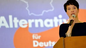Petry will abgelehnte Asylbewerber auf Inseln bringen lassen
