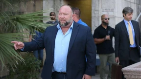 Millionenstrafe für Verschwörungstheoretiker Alex Jones