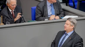 Juni: Schäuble rügt AfD-Fraktion