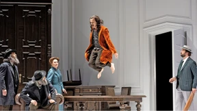 Gott, das sieht ihm ähnlich!