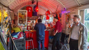 Argentinischer Punk im Güterwaggon