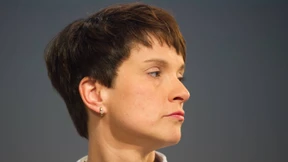 Petry empört mit Forderung nach Schusswaffen-Einsatz 