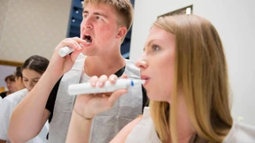 Gute Zahnreinigung geht auch günstig