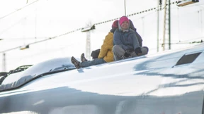 Aktivisten besetzen ICE-Dach