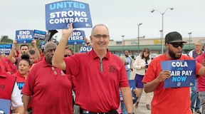 Er legt sich mit Amerikas Autokonzernen an