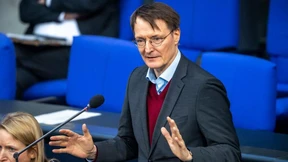 Zusatzbeitrag für die Krankenkasse vor Rekordanstieg