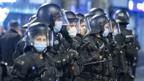 Polizei verhindert wohl Angriff von Frankfurtern auf Darmstadt-Fans