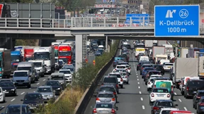 Berufspendler sind mit dem Auto schneller