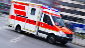 72 Jahre alter Mann kann lebend aus der Elbe gerettet werden