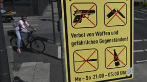 Frankfurter Oberbürgermeister setzt Waffenverbotszone durch