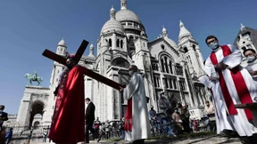 Frankreichs Parlament stimmt für Lockdown