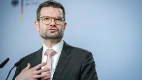 Warum der Bundesjustizminister an staatlicher Demokratieförderung zweifelt