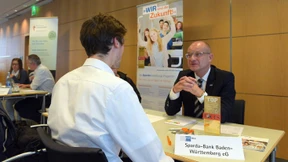 Virtuelle Freunde sind für die Stellensuche wenig wert