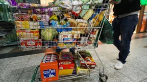 Schweizer genießen den günstigen Einkauf