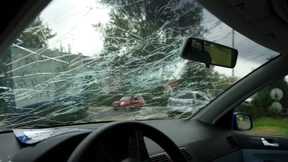 Autohalter in Hessen am geringsten von Unwetterschäden betroffen