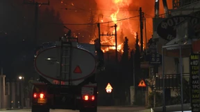 Tausende Menschen müssen aus Patras fliehen