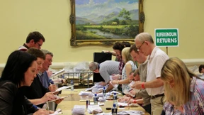 Iren stimmen Fiskalpakt zu